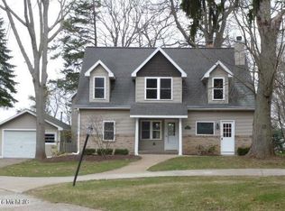 4824 S Shore Dr, Whitehall, MI 49461