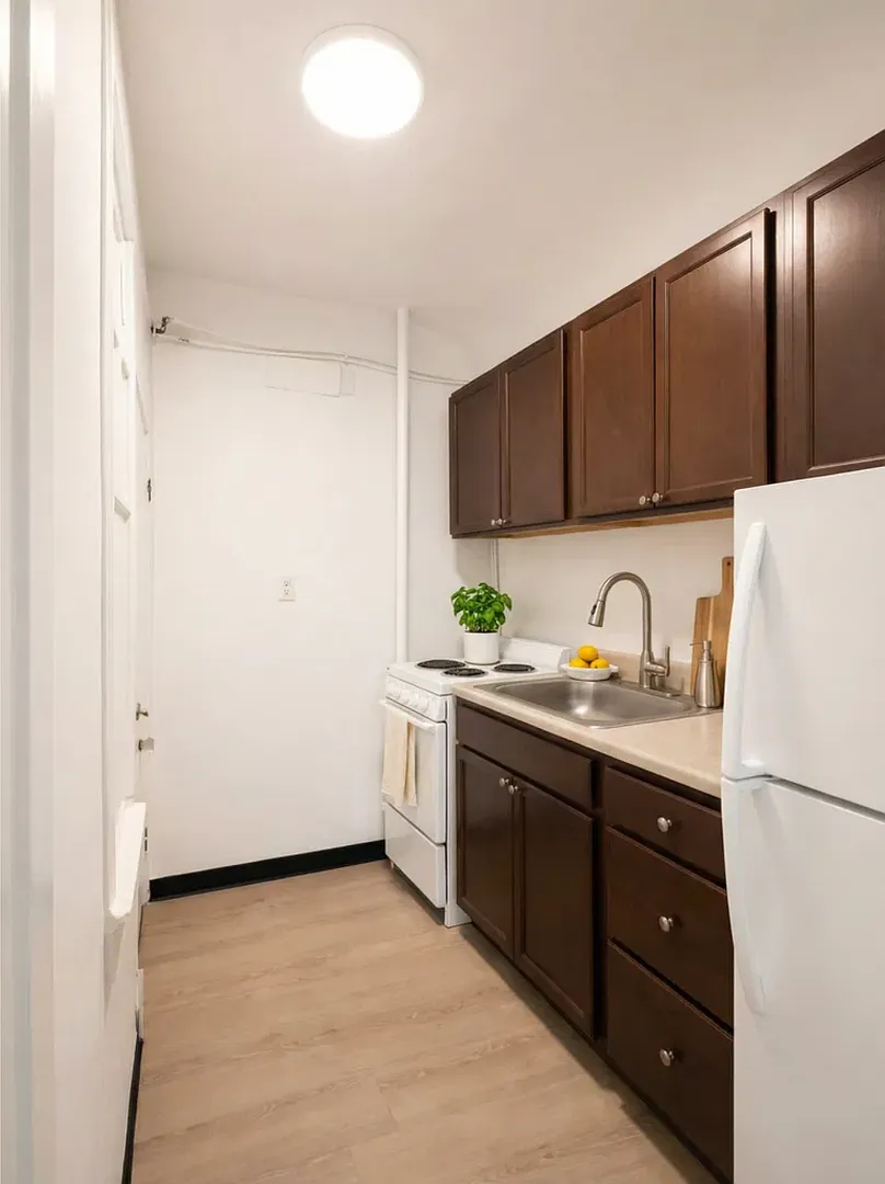 Donaldson Arms Apartments — Photo 3
