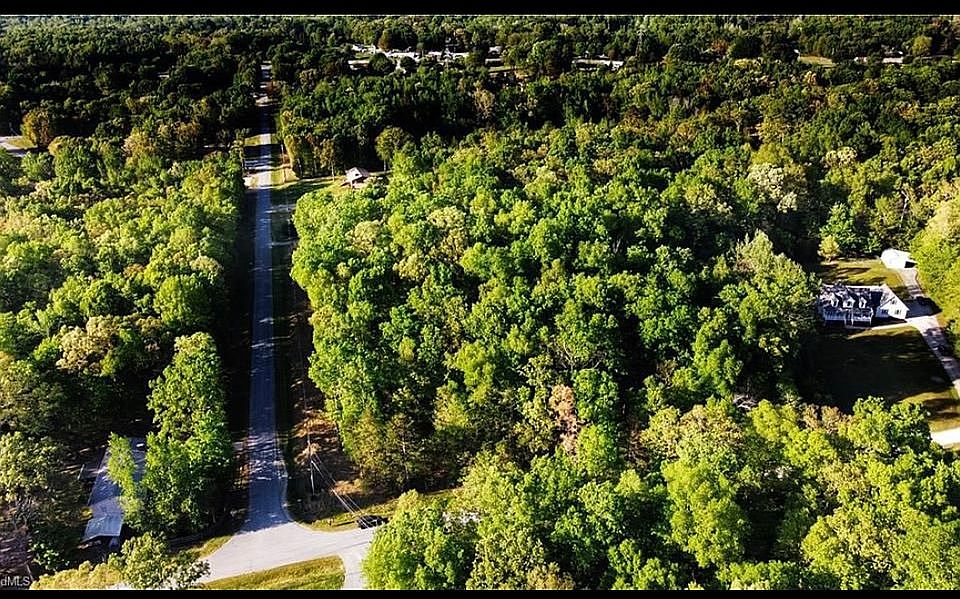 1st image of Hiatt Dr