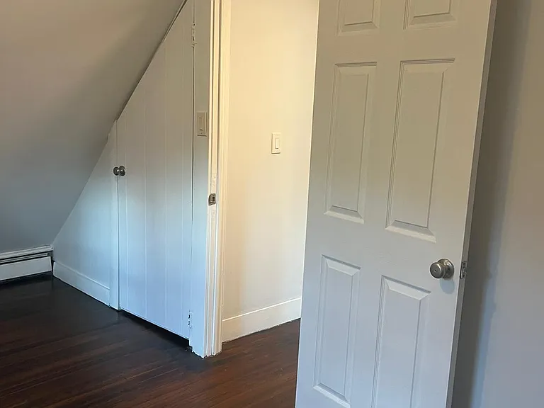 75 Manor Rd — Photo 18