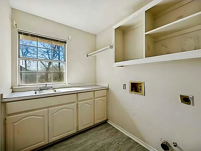 2657 Hillside Dr — Photo 14
