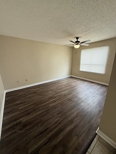 112 Glenn St Photo 1