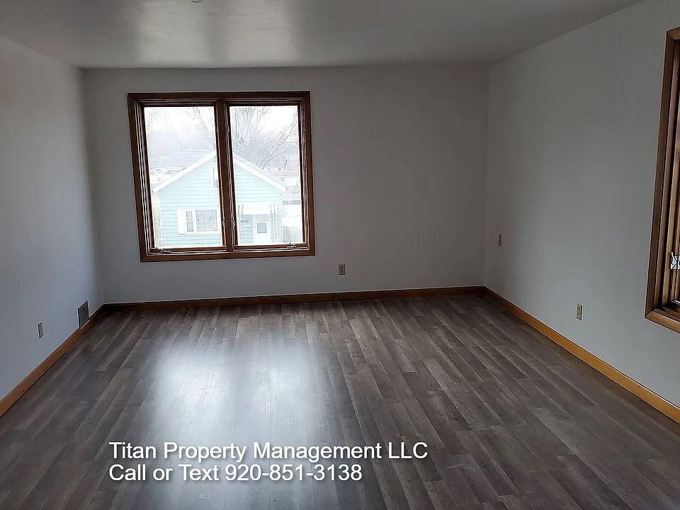2nd image of 1207 E Walnut St
