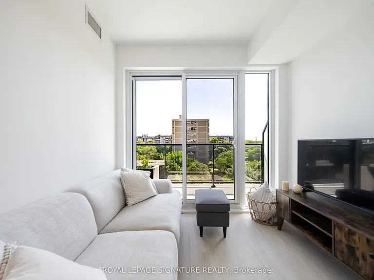 25 Saint Dennis Dr #607 — Photo 4