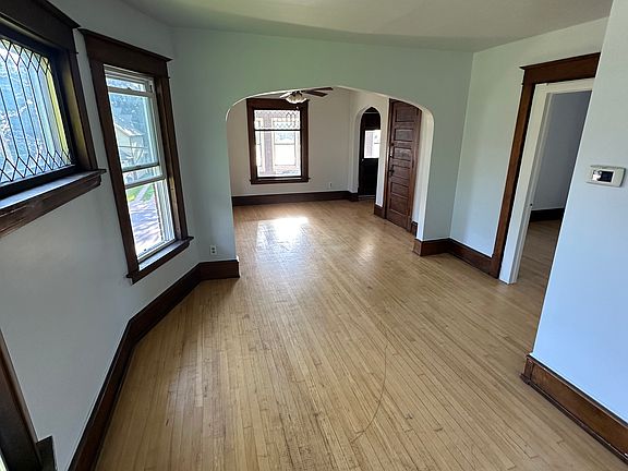 5th image of 1819 4th St NE APT 2
