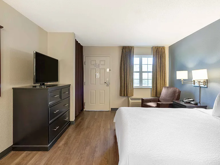 Studio Suite - 1 Queen Bed