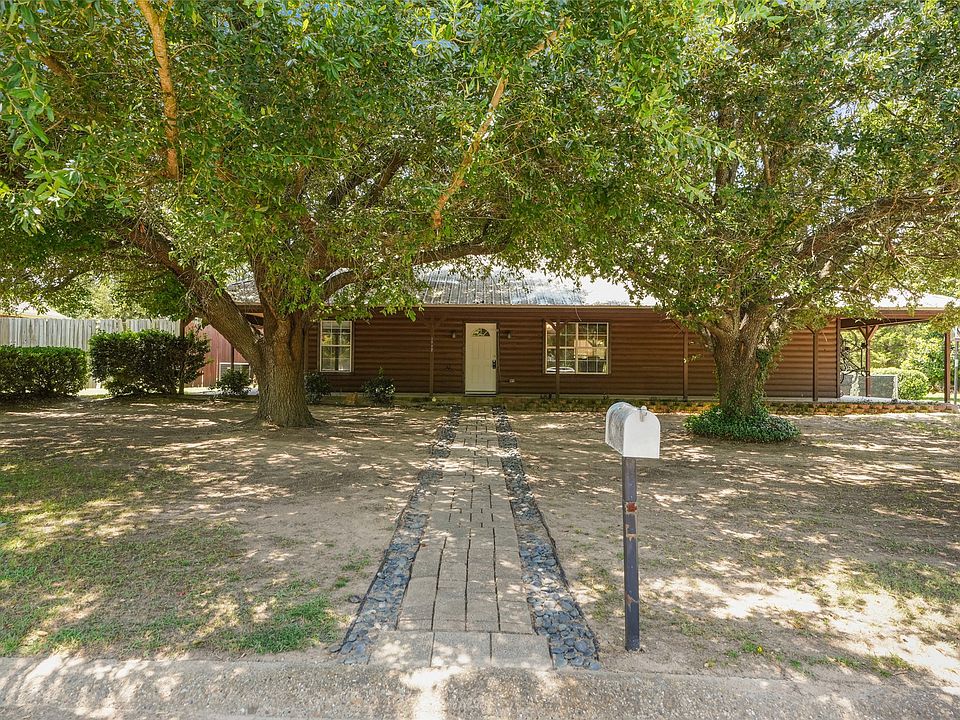 1st image of 1112 Caprice Dr