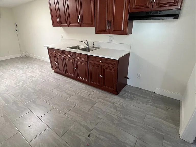 14409 Gundry Ave — Photo 8