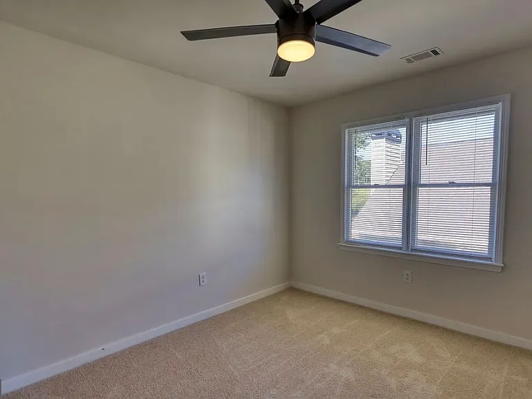 2111 Highland Club Dr SE — Photo 20