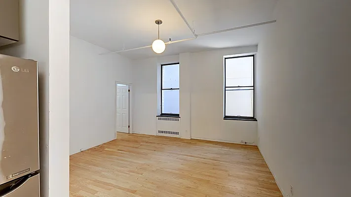 Rented by LEE & ASSOCIATES NYC RESIDENTIAL LLC | media 18