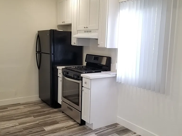 3463 W Florence Ave #4 — Photo 5