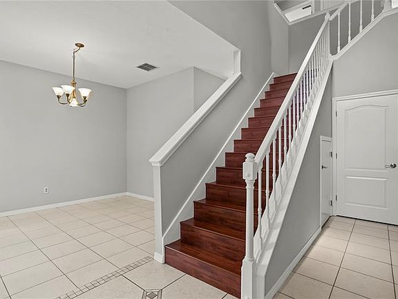 5th image of 874 Charlotte St