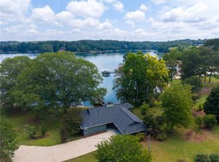 106 Clearwater Dr, Seneca, SC 29672