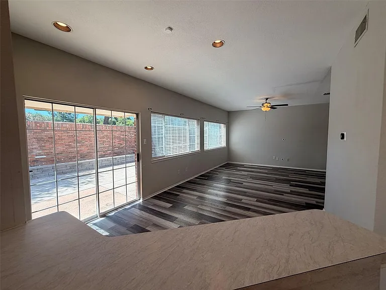 342 Arbor Ct — Photo 8