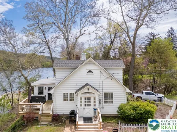 3325 River Rd, Mount Bethel, PA 18343