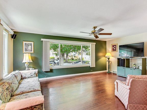 4th image of 6018 N Newburg Ave