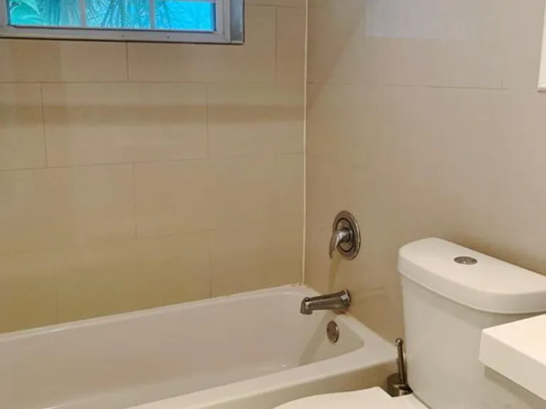 511 SE 2nd Ave #2 — Photo 16