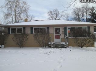 4515 Silverdale Rd, North Olmsted, OH