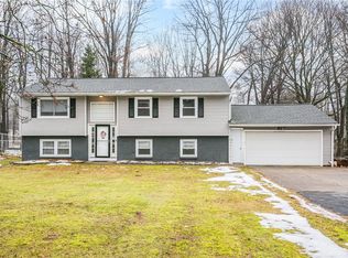 37 Fiesta Rd, Rochester, NY 14626