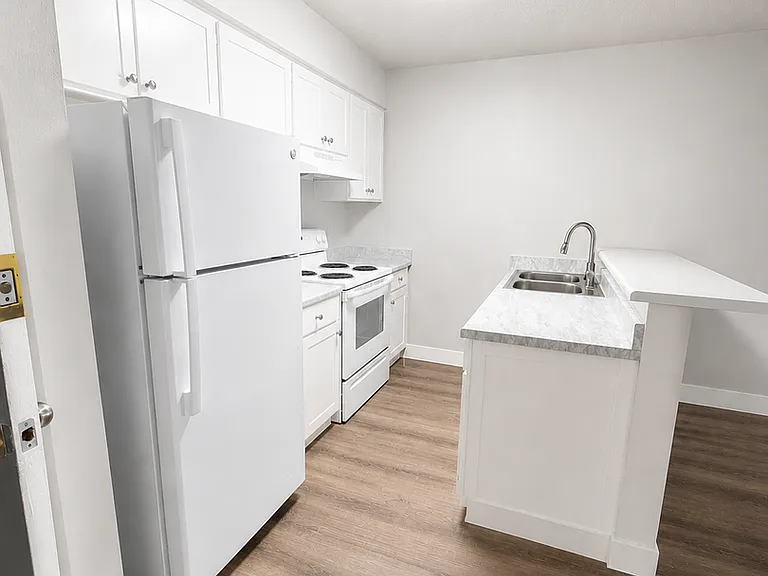 3604 E Uintah St #B24 — Photo 4
