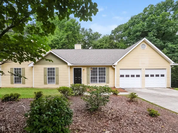 3745 Lochview Dr, Loganville, GA 30052