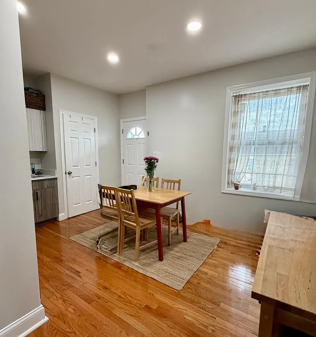 2 bed, 825 sqft, $3,100 — Photo 4