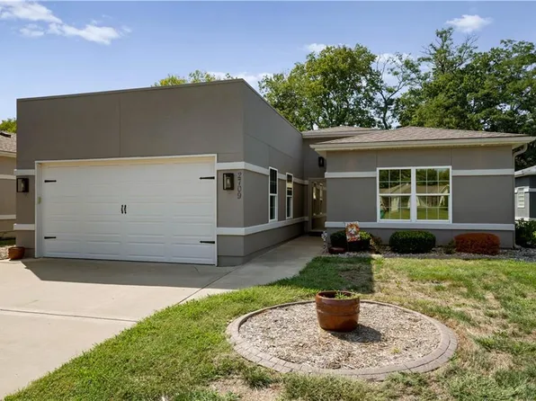 2709 NE Sonora Valley Dr, Blue Springs, MO 64014