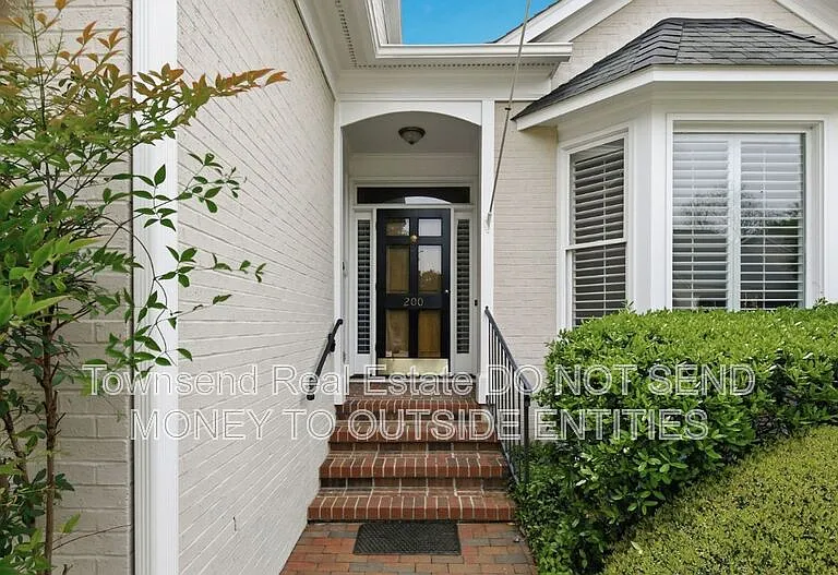 200 Litchfield Pl — Photo 4