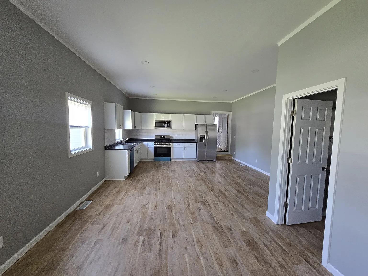 505 Carlton Street - 1 — Photo 4