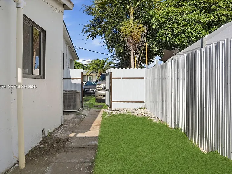 1330 SW 74th Ct #0 — Photo 14