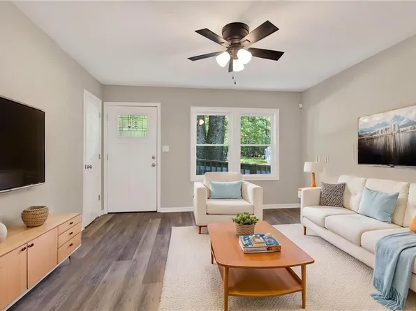 121 Theodore Allen Rd, Williamsburg, VA 23188