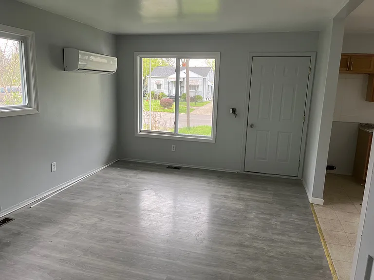 3419 Leerda St — Photo 8