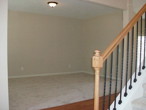 4th image of 15 Sweetwater Park Dr
