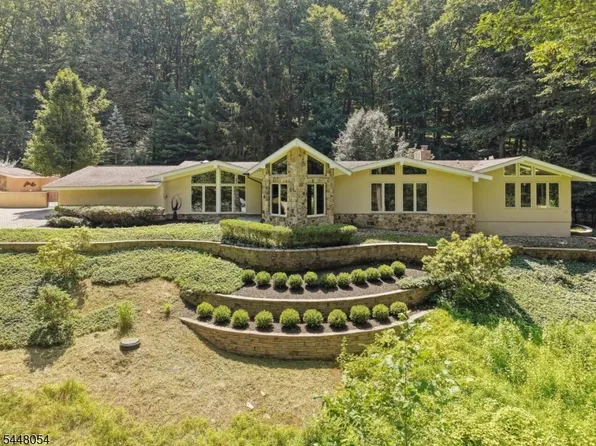 174 Bliss Rd, Mendham, NJ 07945