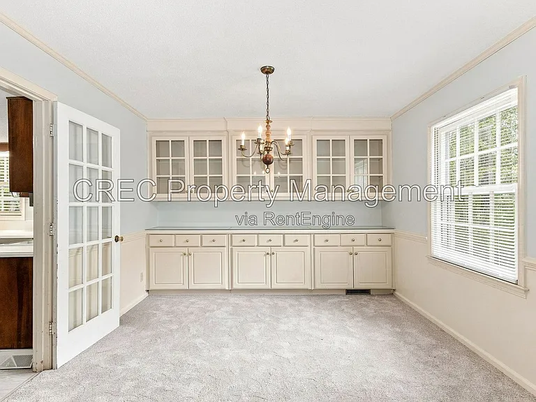321 Shaftesbury Ln — Photo 41