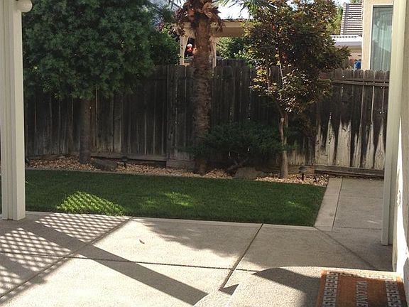 4th image of 909 Tipperary Dr