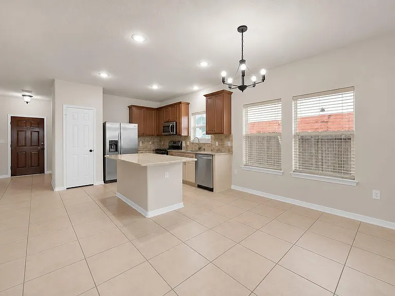 1443 Meadowhigh Ln — Photo 3