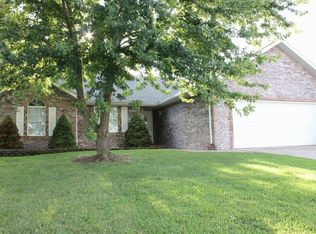 209 S Hemlock Ave, Springfield, MO 65802