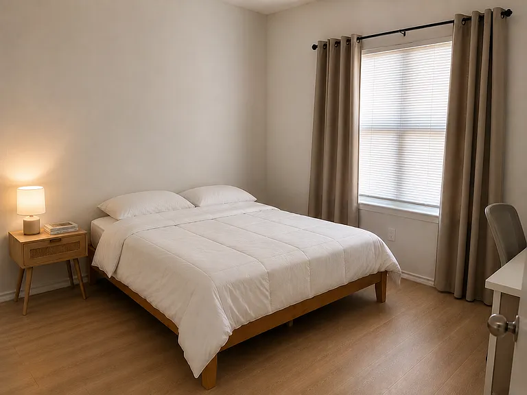 5532 Itasca St #B — Photo 8