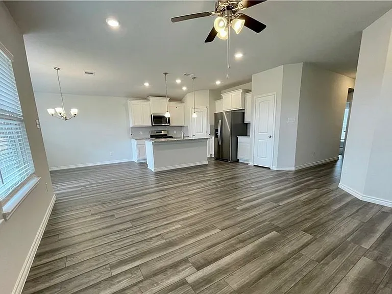 2105 Chief St — Photo 3