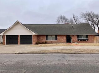 1210 Yonkers St, Plainview, TX 79072