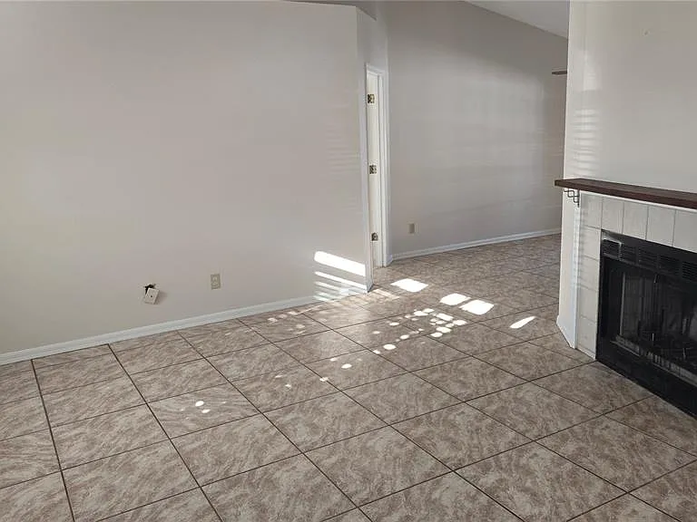 380 S Quincy Rd — Photo 3