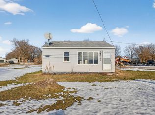 3121 Gilbertville Rd, Waterloo, IA 50707