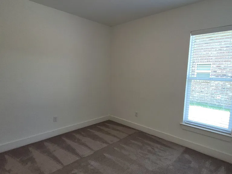 9587 S Creek Dr — Photo 11