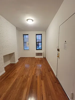 Rented by Avenues Real Estate | media 11