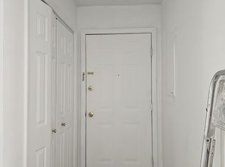 100 Quarry Rd APT 100F, Hamburg, NJ 07419