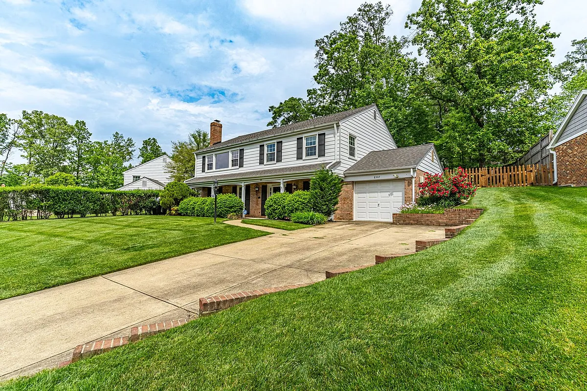 Building Photo - 8307 Carrleigh Pkwy