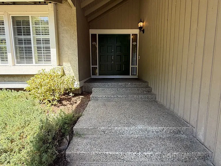 15802 SE 47th St — Photo 26