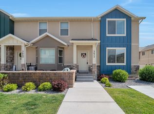 3672 E Quartz Creek Ln, Eagle Mountain, UT 84005