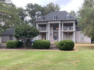 1505 Martin Hill Dr, Tupelo, MS 38804
